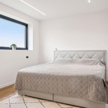 Bright, Quiet, Comfortable Room In A Luxury Home Horsens Exterior foto